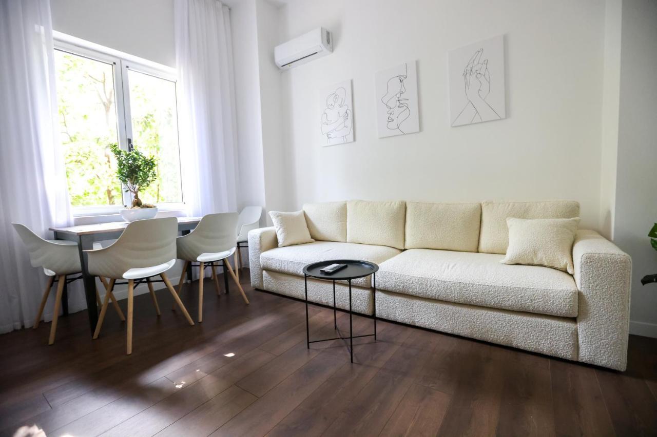 "Middlenest" Central Apartment Тирана Экстерьер фото