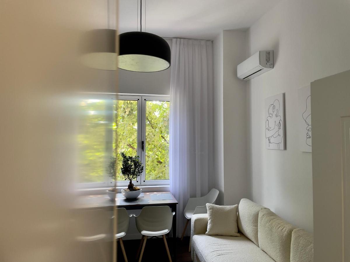 "Middlenest" Central Apartment Тирана Экстерьер фото