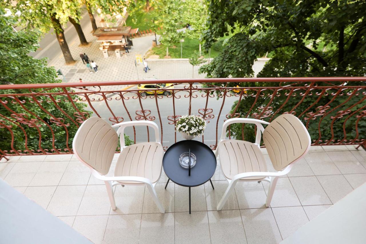 "Middlenest" Central Apartment Тирана Экстерьер фото